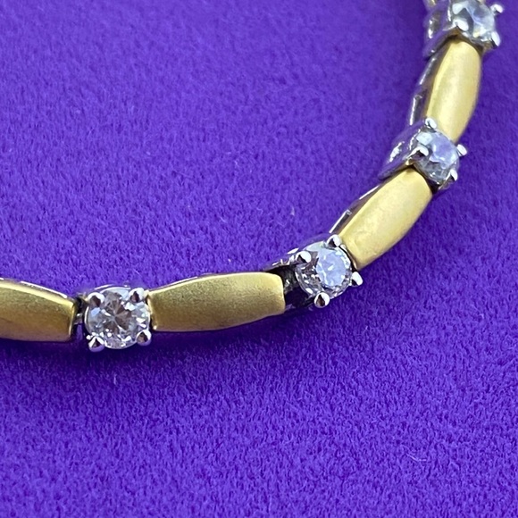 💛 Classic 18k Gold Heavy Plated Swarovski Crystal Bracelet - Picture 4 of 4